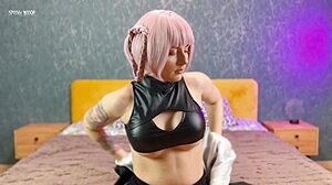 Scéna#1 pro video: Nazuna nanakusa has fun with her trans sex doll and achieves an orgasm